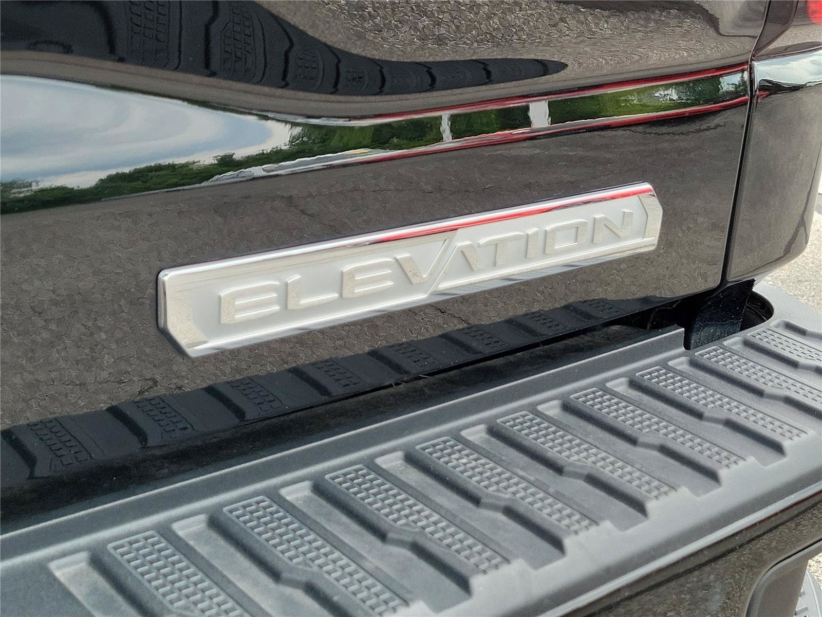 Used 2024 GMC Sierra 1500 Elevation AWD/4WD image 8