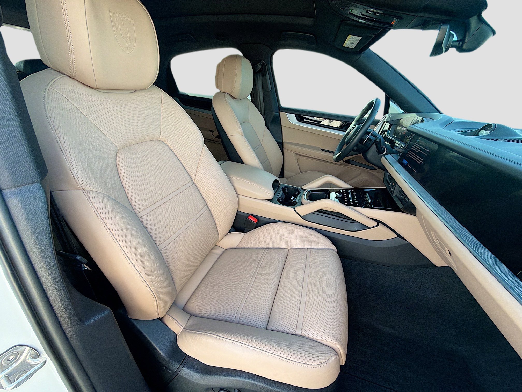 Used 2024 Porsche Cayenne S image 15