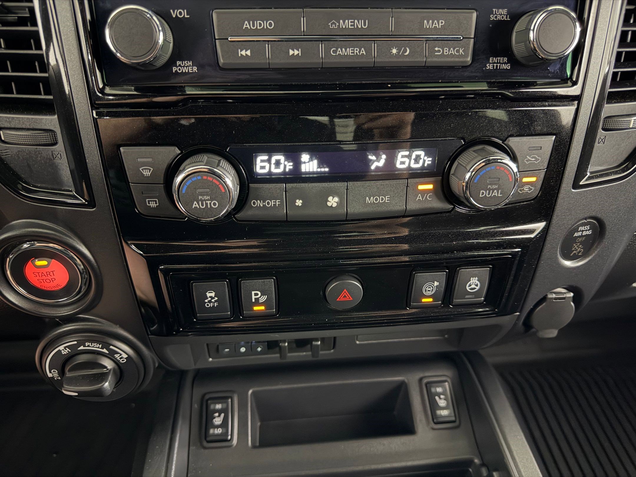 Used 2024 Nissan Titan PRO-4X w/ Pro-4x Convenience Package AWD/4WD image 22