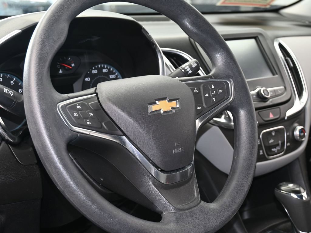 Used 2018 Chevrolet Equinox LS image 13