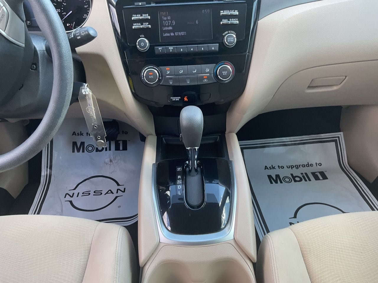 Used 2016 Nissan Rogue S w/ Appearance Package FWD image 12