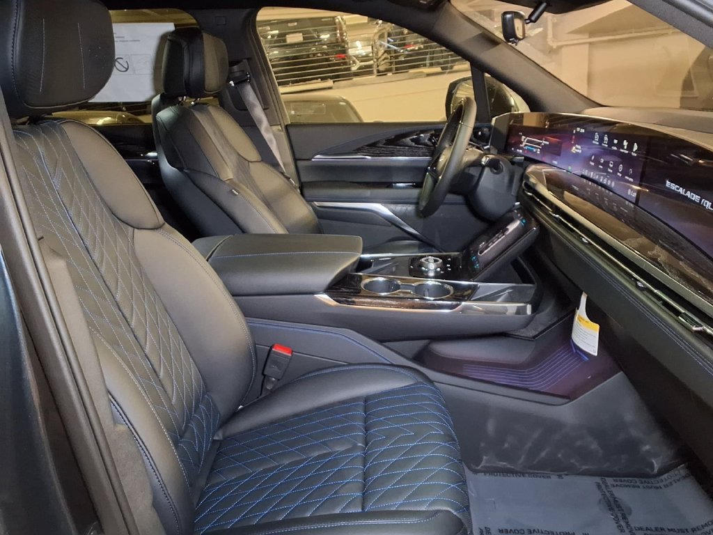 New 2026 Cadillac Escalade IQL Luxury AWD/4WD image 6