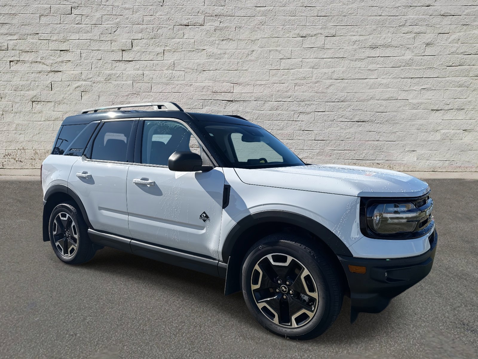 Used 2024 Ford Bronco Sport Outer Banks w/ Tech Package image 3