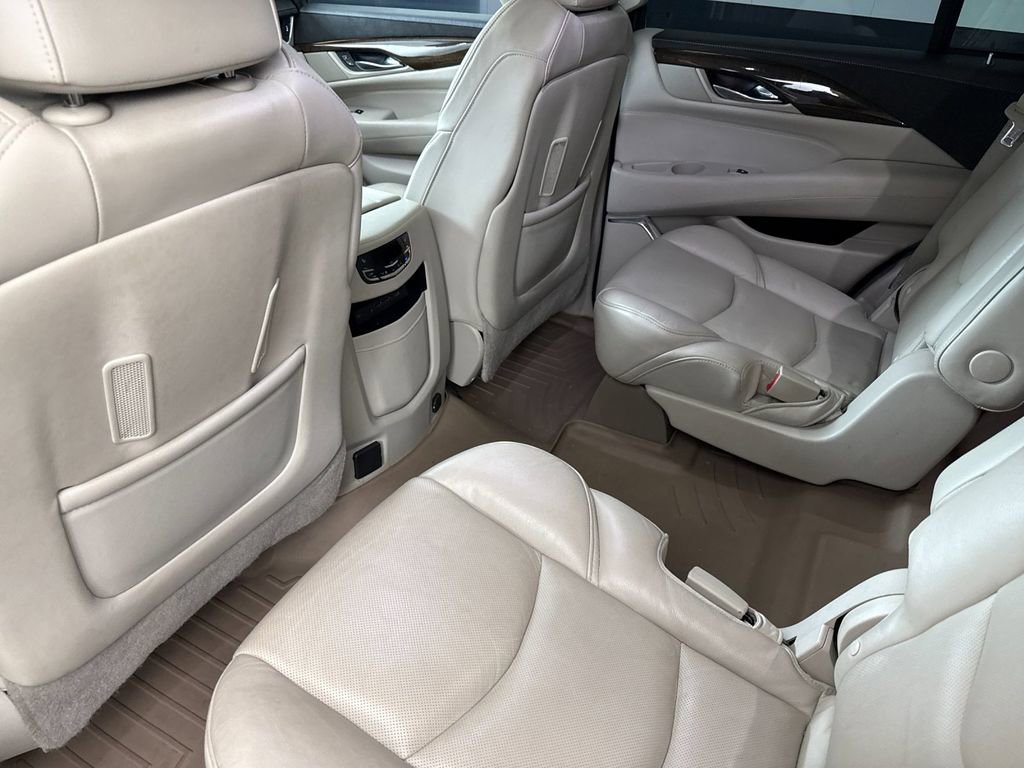 Used 2019 Cadillac Escalade Premium Luxury AWD/4WD image 11