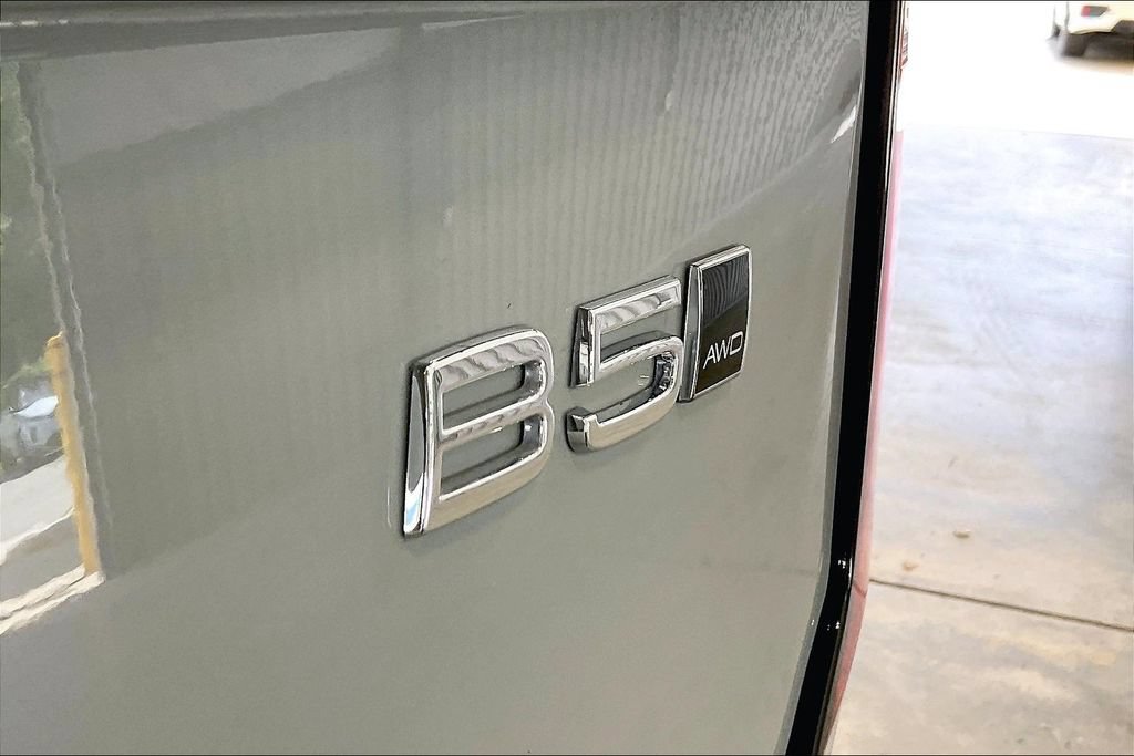 Certified 2025 Volvo XC90 B5 Ultra AWD/4WD image 25