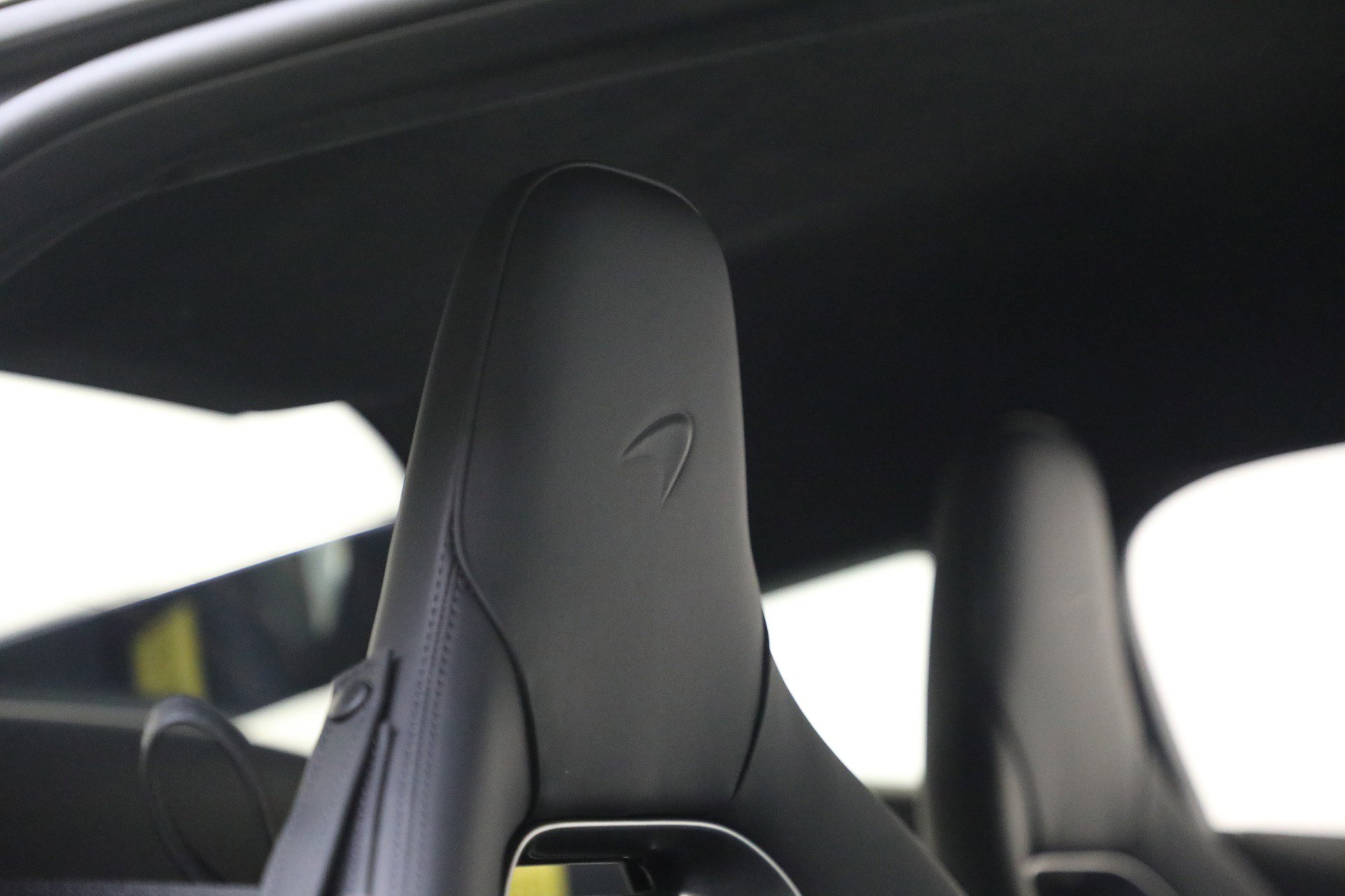 Used 2025 McLaren Artura image 29