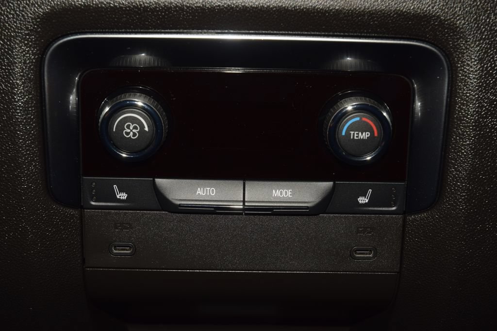 Used 2025 Chevrolet Tahoe High Country AWD/4WD image 44