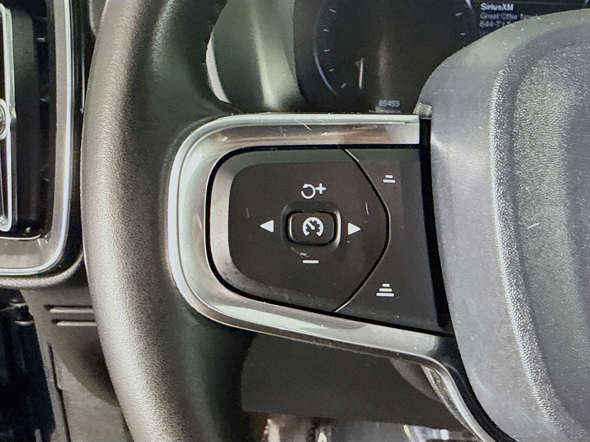 Used 2020 Volvo XC40 T5 Inscription image 14