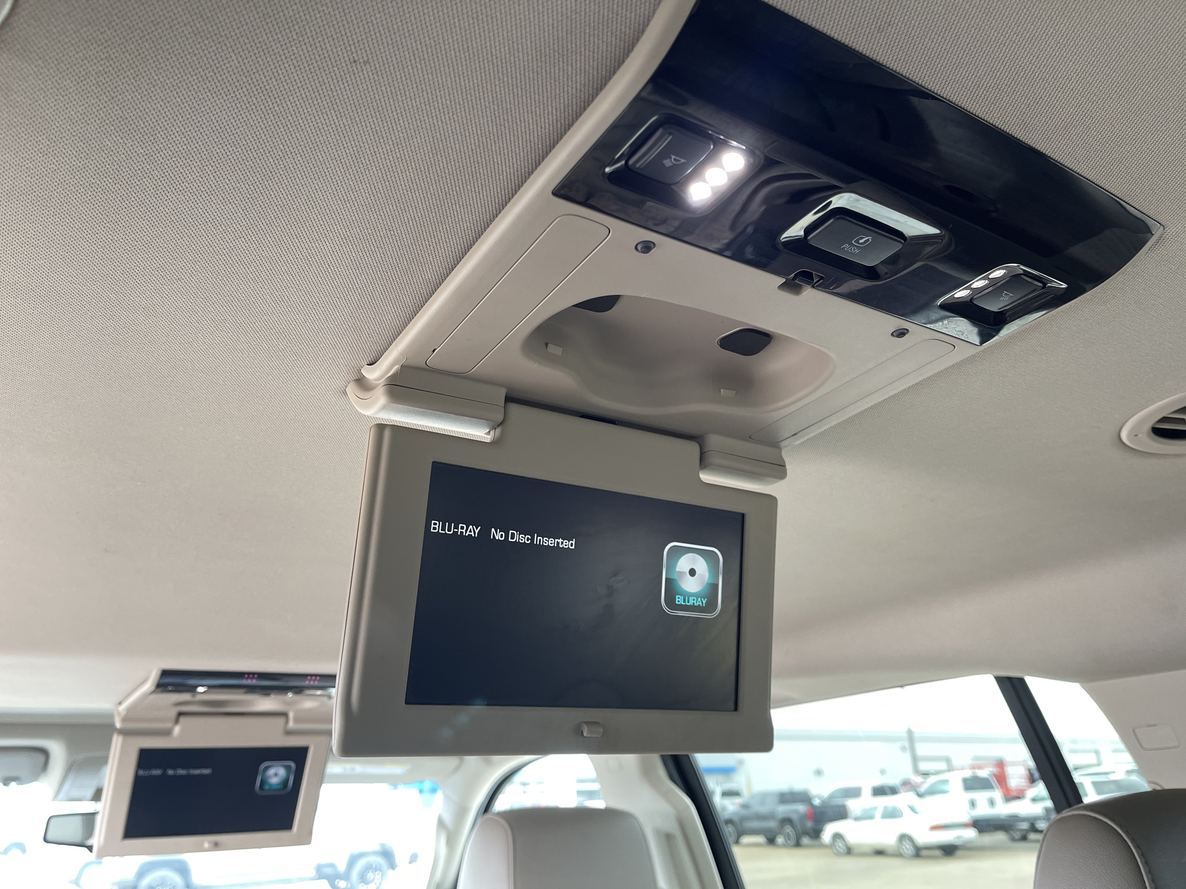 Used 2019 Chevrolet Suburban LT w/ LT Signature Package RWD image 42