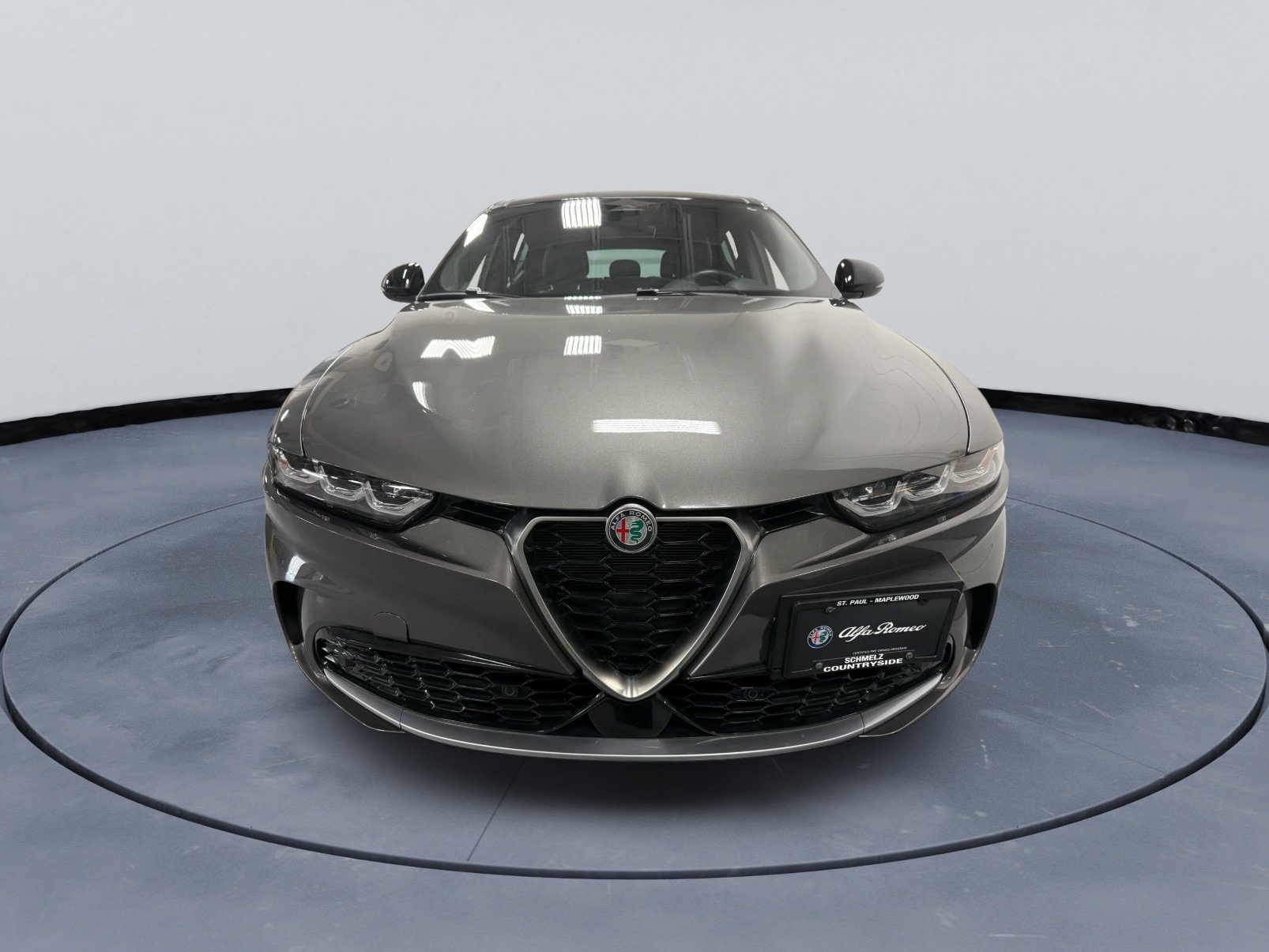 Used 2024 Alfa Romeo Tonale Ti w/ Premium Interior Package AWD/4WD image 2