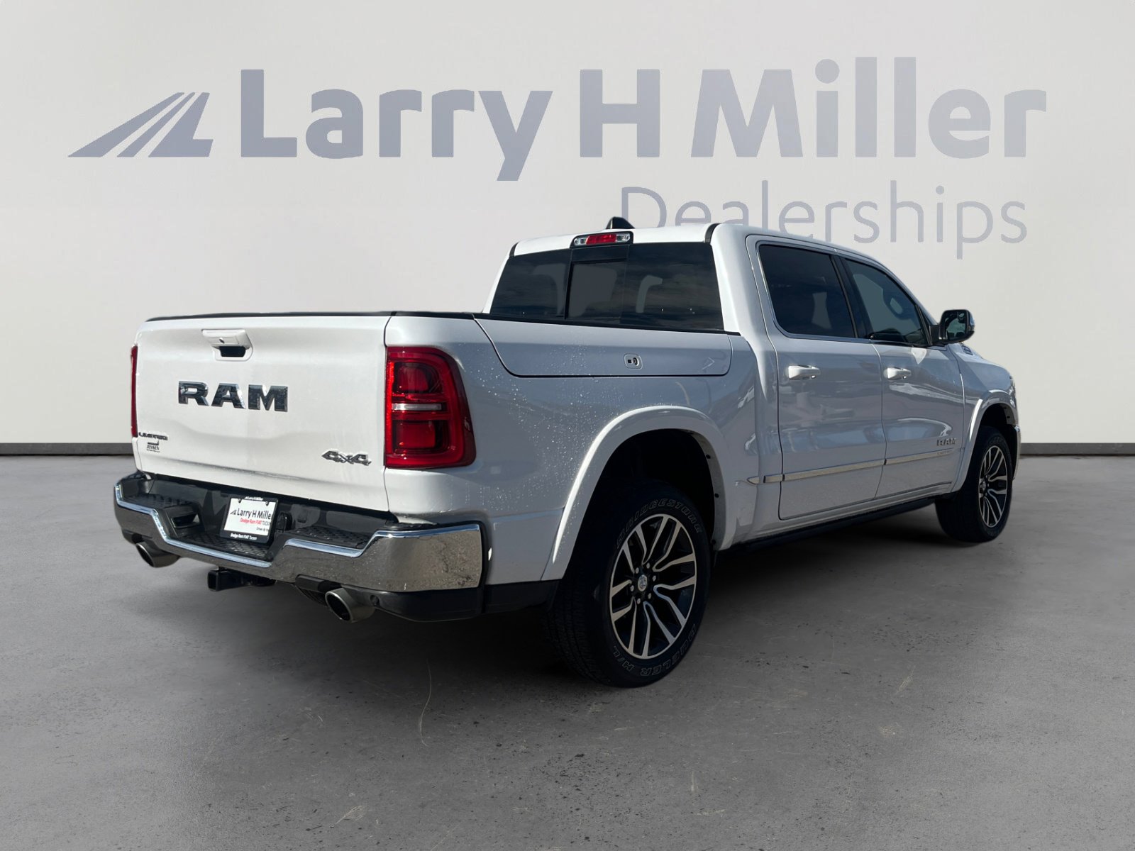 Used 2025 RAM 1500 Limited image 5