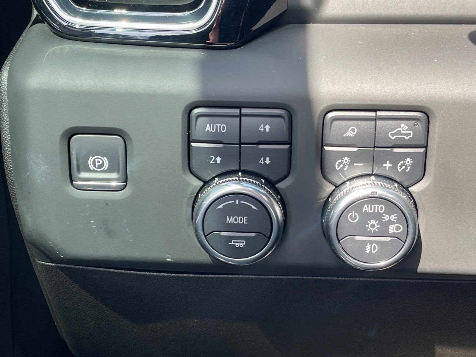 Used 2024 GMC Sierra 3500 Denali Ultimate image 31