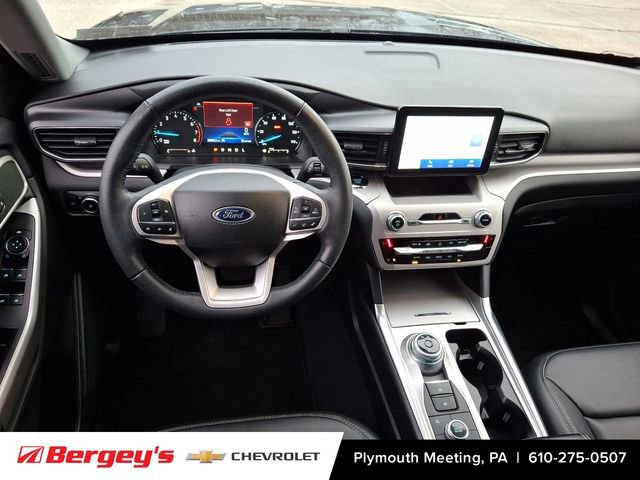 Used 2023 Ford Explorer XLT w/ Equipment Group 202A image 15