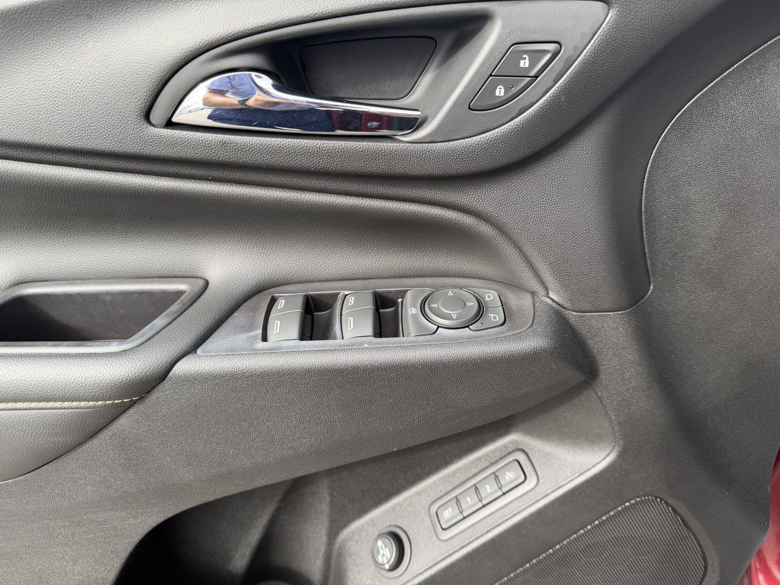 Used 2019 Chevrolet Equinox Premier AWD/4WD image 13
