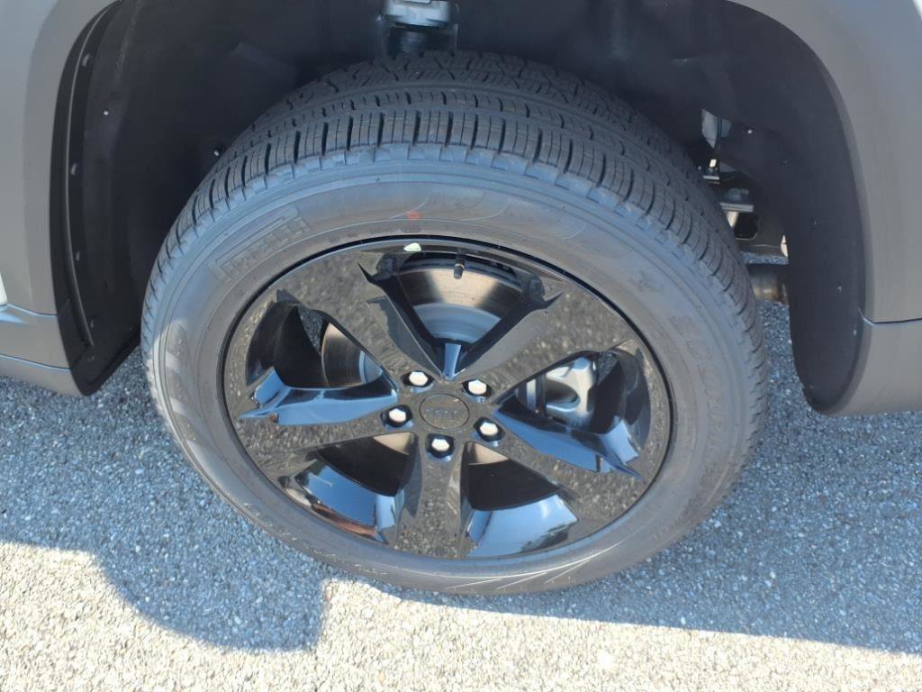 New 2025 Jeep Grand Cherokee L Limited w/ Luxury Tech Group II image 8