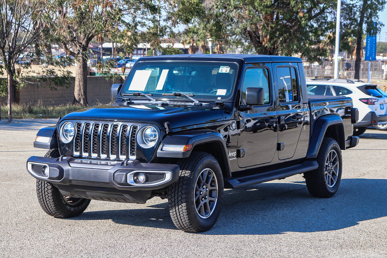 Used 2021 Jeep Gladiator Overland w/ Popular Equipment Package image 3