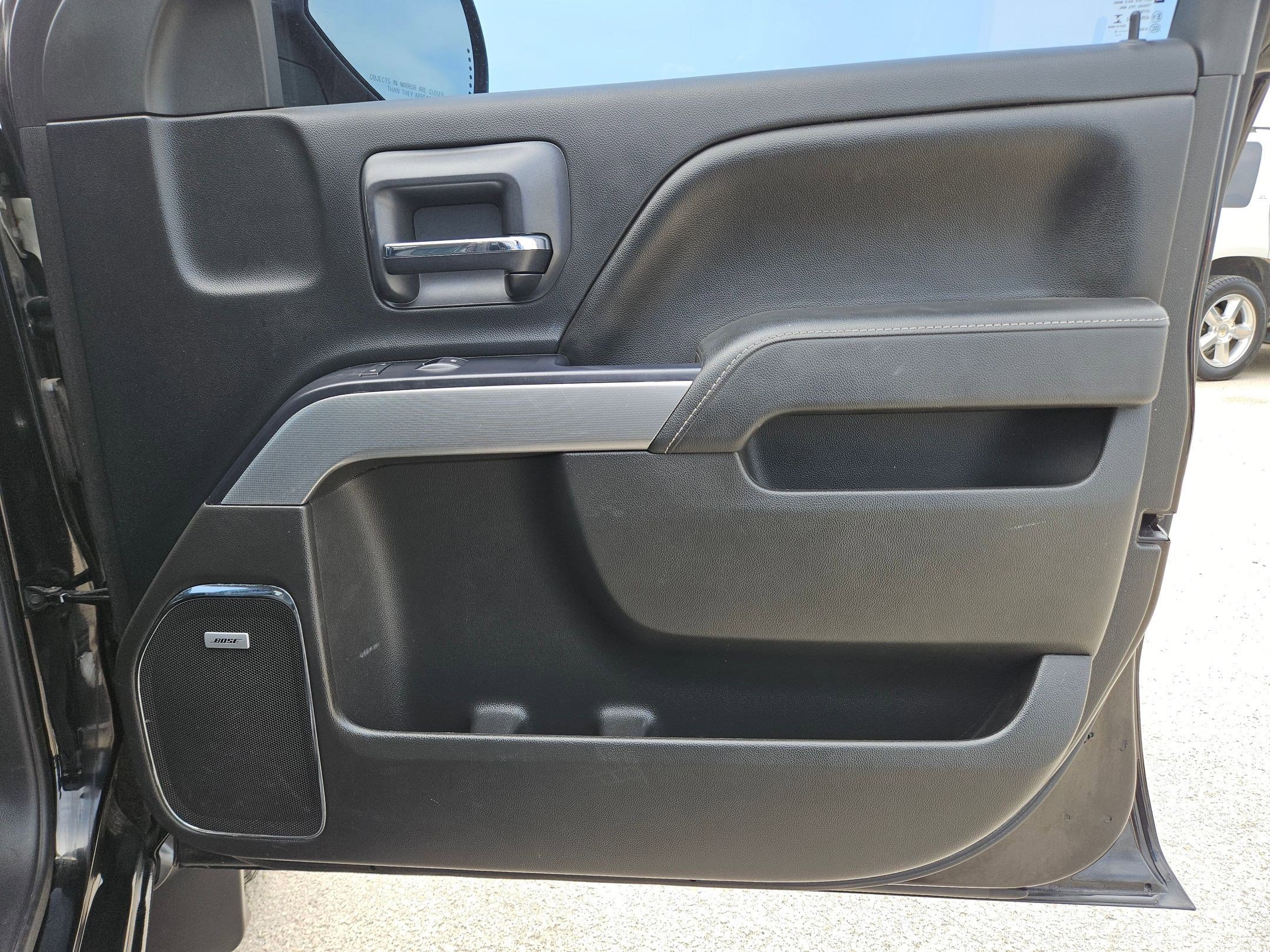 Used 2015 Chevrolet Silverado 1500 LTZ AWD/4WD image 29
