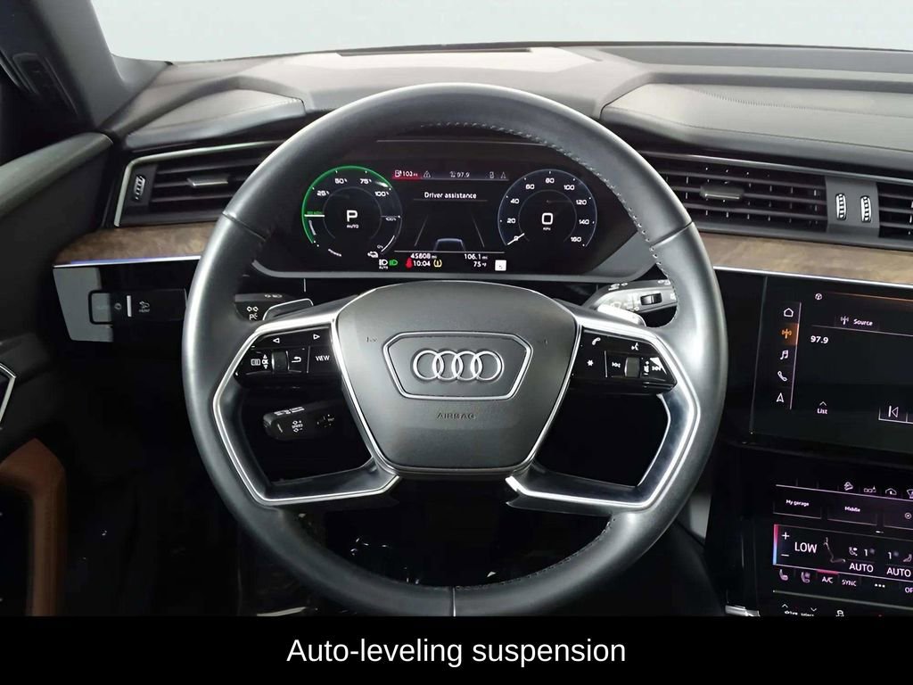 Used 2019 Audi e-tron Prestige w/ Prestige Package AWD/4WD image 16