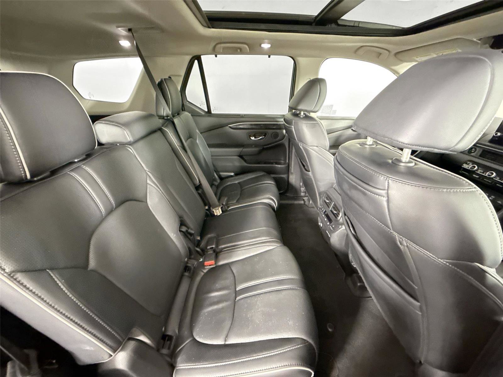 Used 2023 Honda Pilot Elite image 45