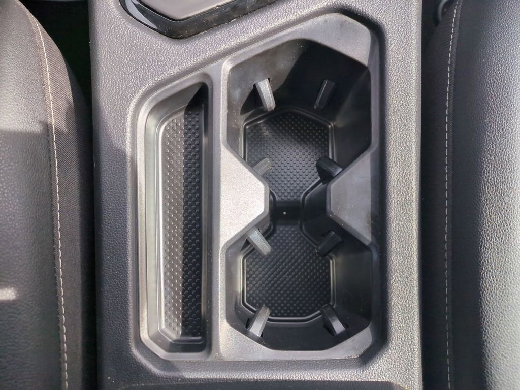 Used 2024 Volkswagen Taos SE image 23