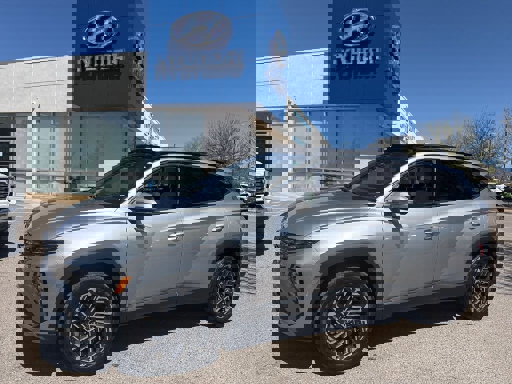 Used 2025 Hyundai Tucson Limited AWD/4WD image 1