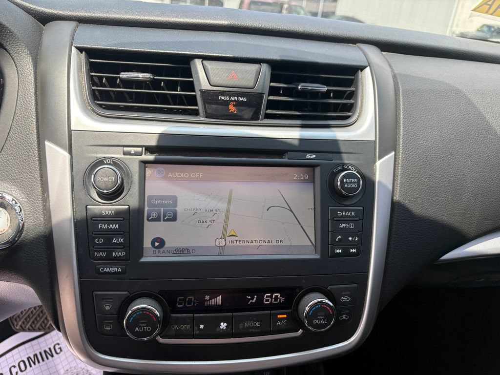 Used 2017 Nissan Altima 2.5 SV w/ Convenience Package FWD image 16