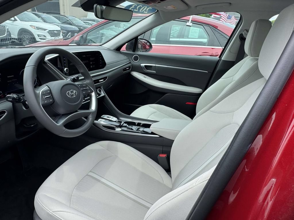 Used 2023 Hyundai Sonata SEL w/ Convenience Package FWD image 11