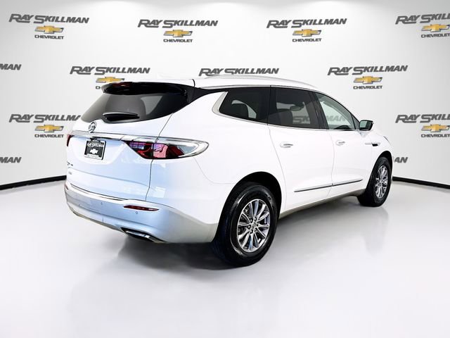 Used 2023 Buick Enclave Essence AWD/4WD image 7