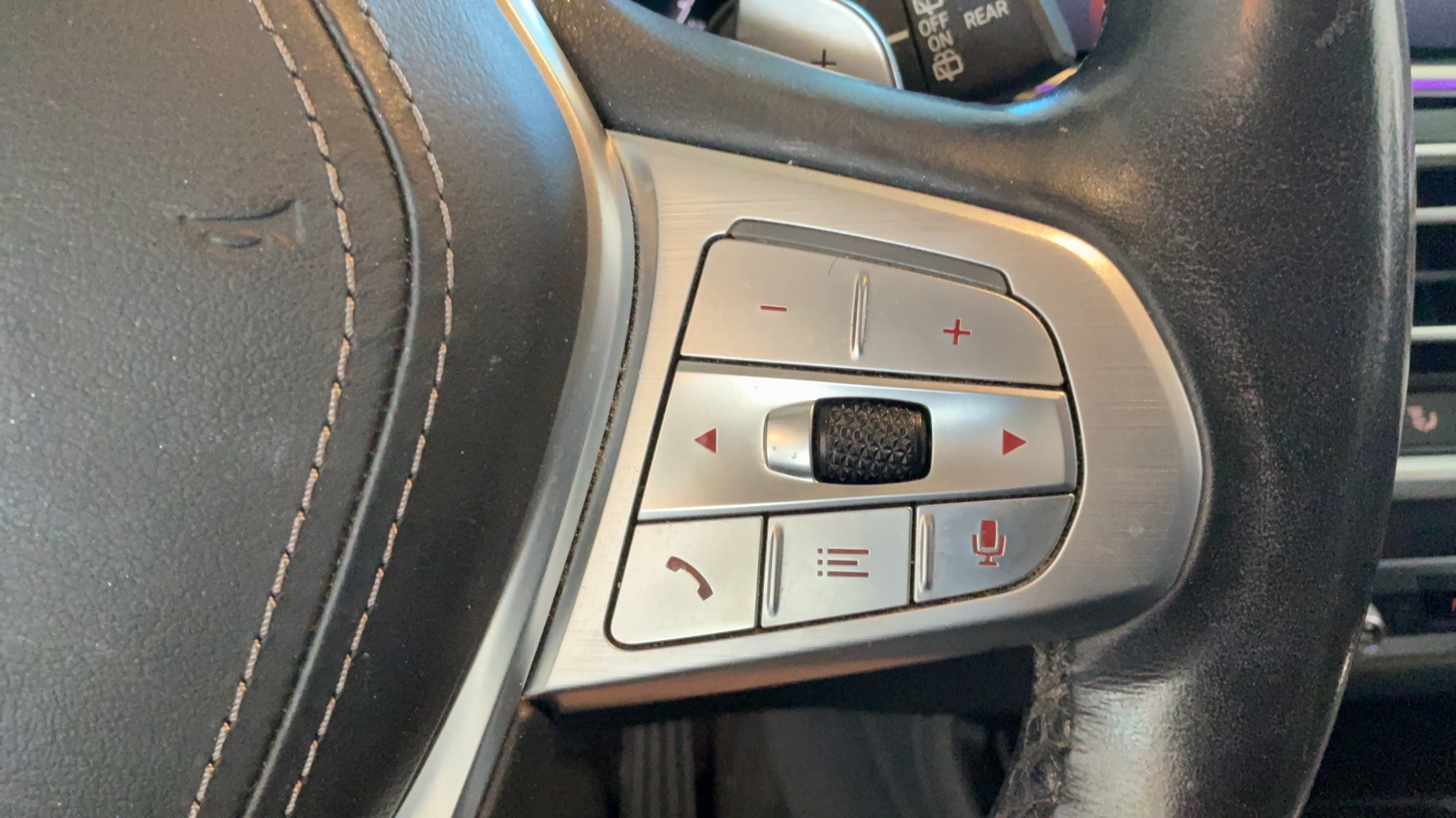 Used 2019 BMW X7 xDrive40i w/ Premium Package AWD/4WD image 16