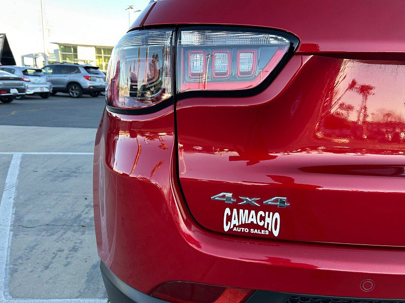 Used 2025 Jeep Compass Limited image 13