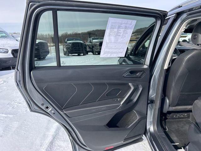 Used 2023 Volkswagen Tiguan SE image 38