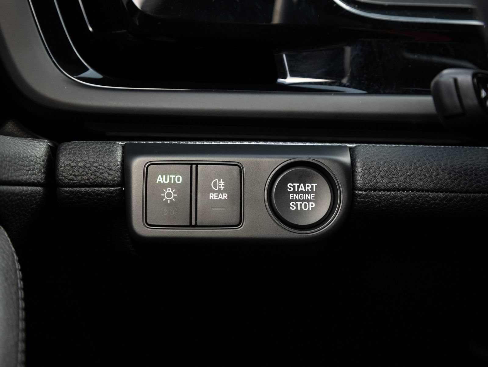 Certified 2025 Porsche Panamera image 17
