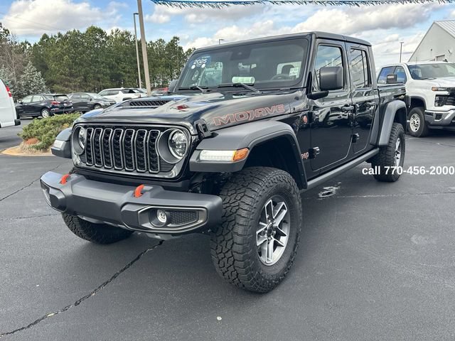 Used 2025 Jeep Gladiator Mojave w/ Convenience Group AWD/4WD image 4