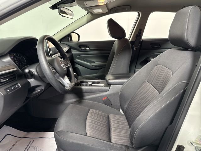 Used 2025 Nissan Altima 2.5 SV image 14
