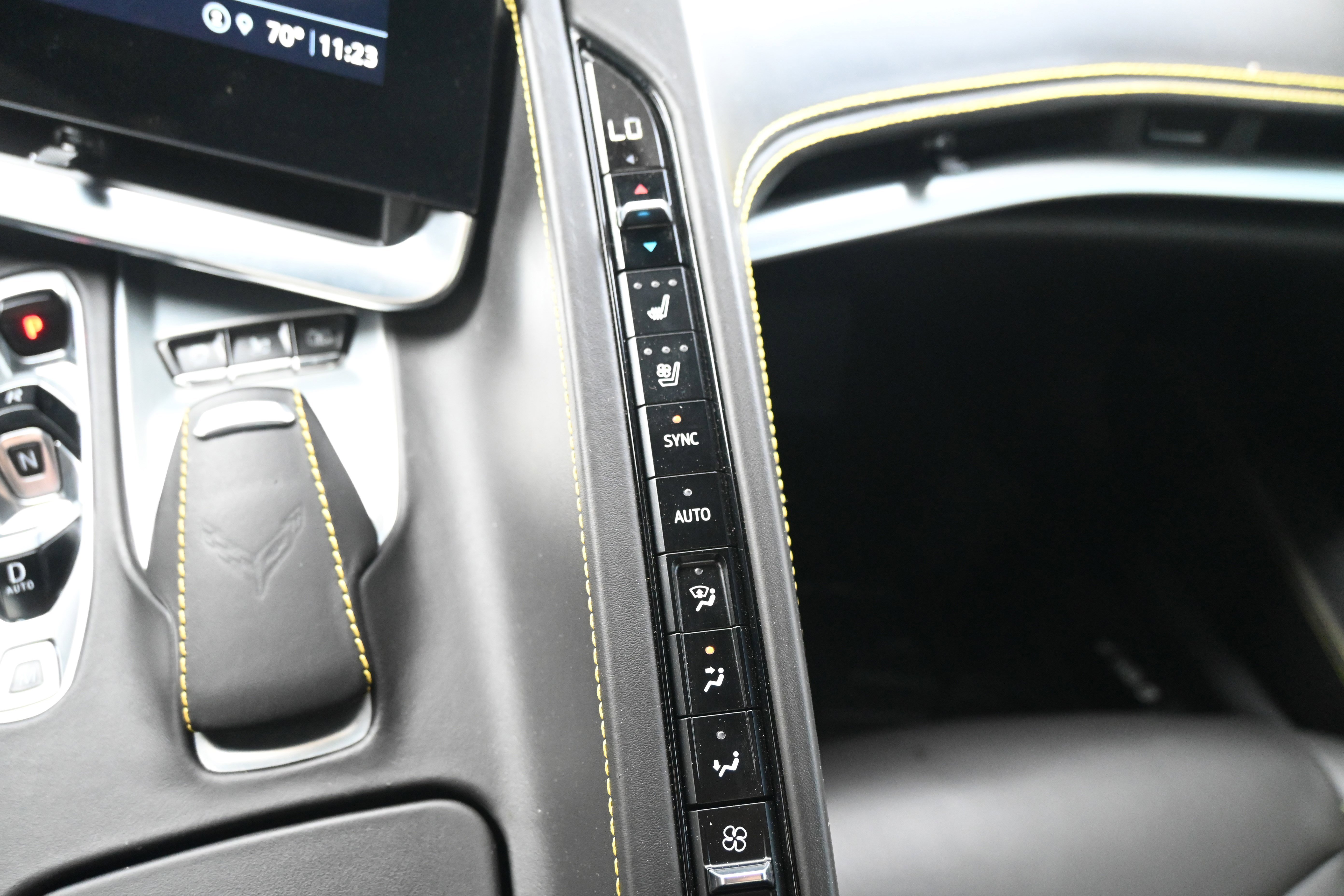 Used 2021 Chevrolet Corvette Stingray Premium Cpe w/ Z51 Performance Package image 19