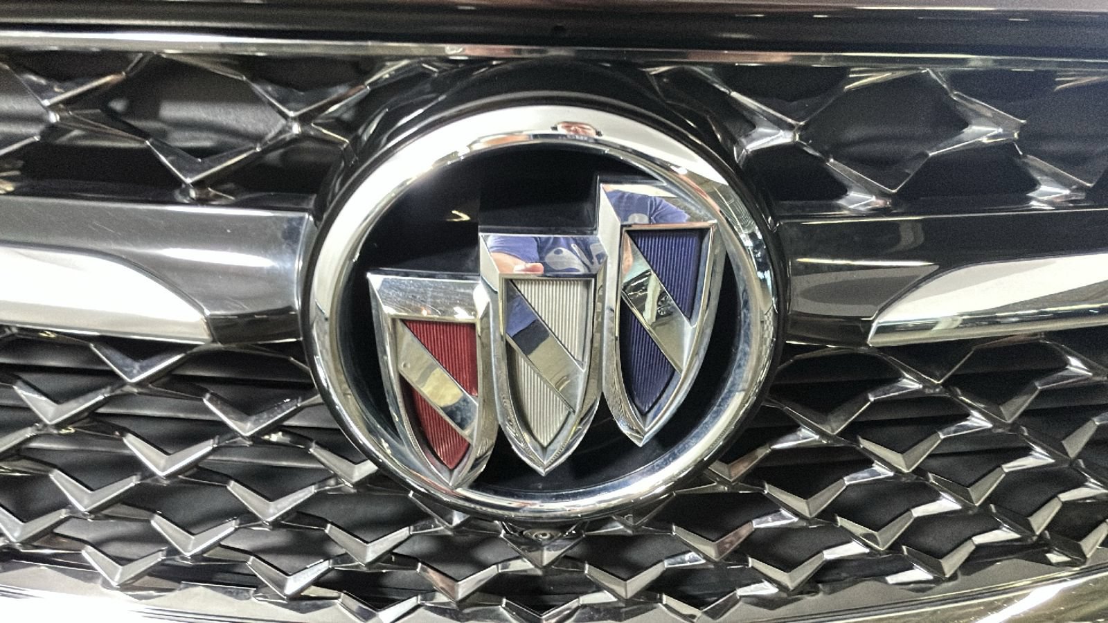 Used 2023 Buick Envision Avenir AWD/4WD image 9