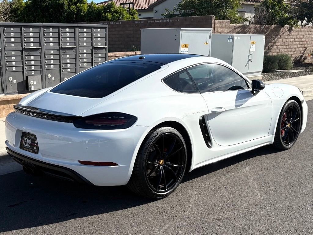 Used 2017 Porsche 718 Cayman S RWD image 3