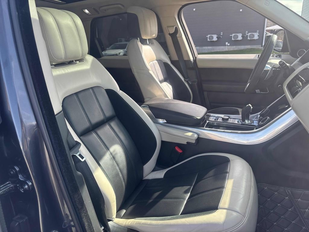 Used 2019 Land Rover Range Rover Sport HST image 26