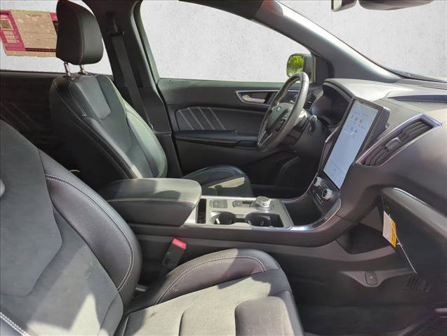 Certified 2022 Ford Edge ST image 23