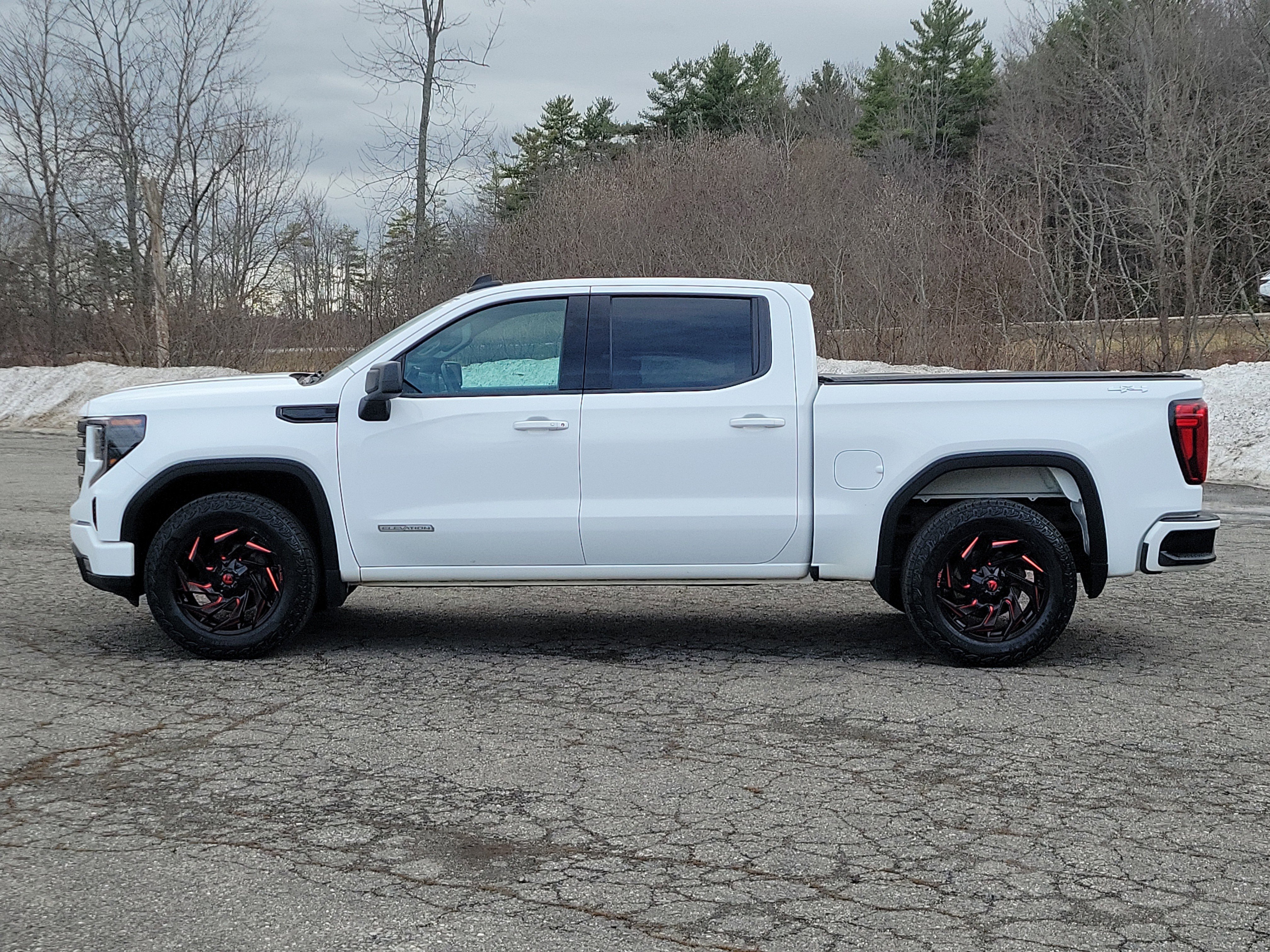 Used 2023 GMC Sierra 1500 Elevation AWD/4WD image 8