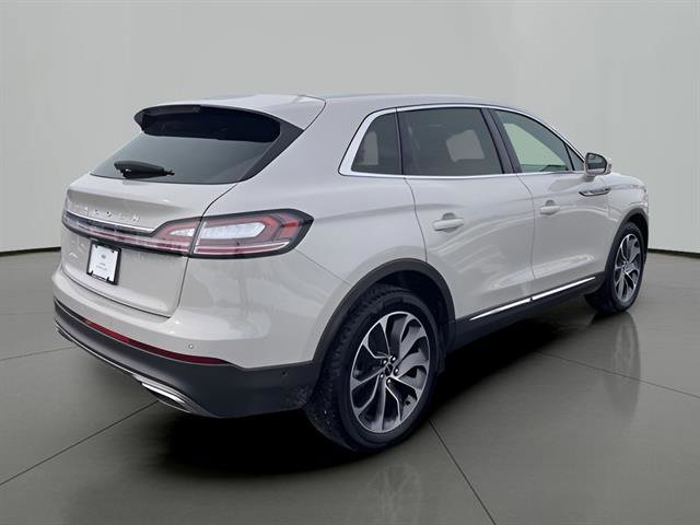 Used 2022 Lincoln Nautilus Reserve w/ Equipment Group 201A image 5