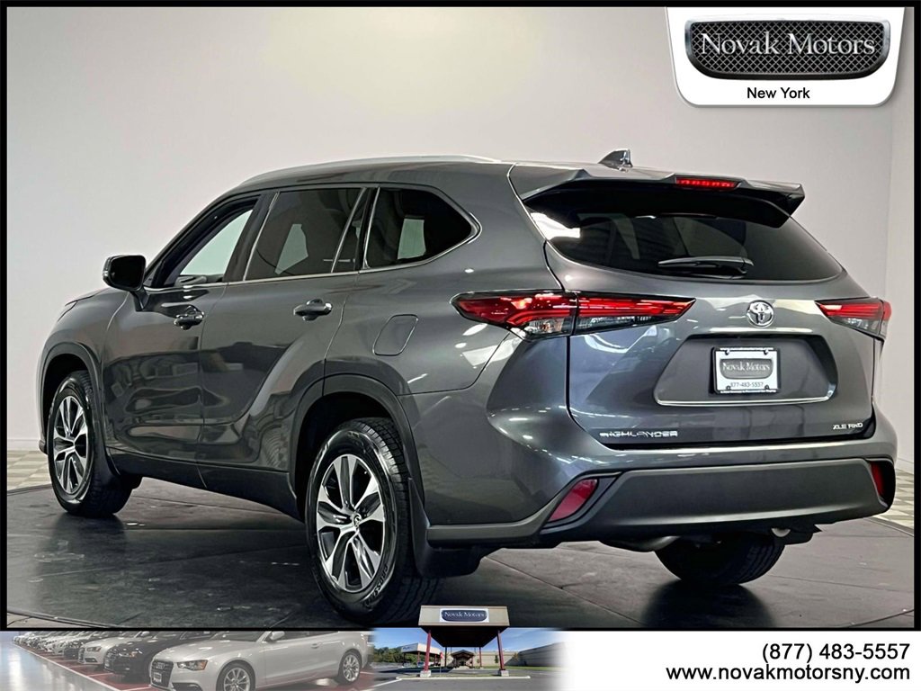 Used 2022 Toyota Highlander XLE image 6