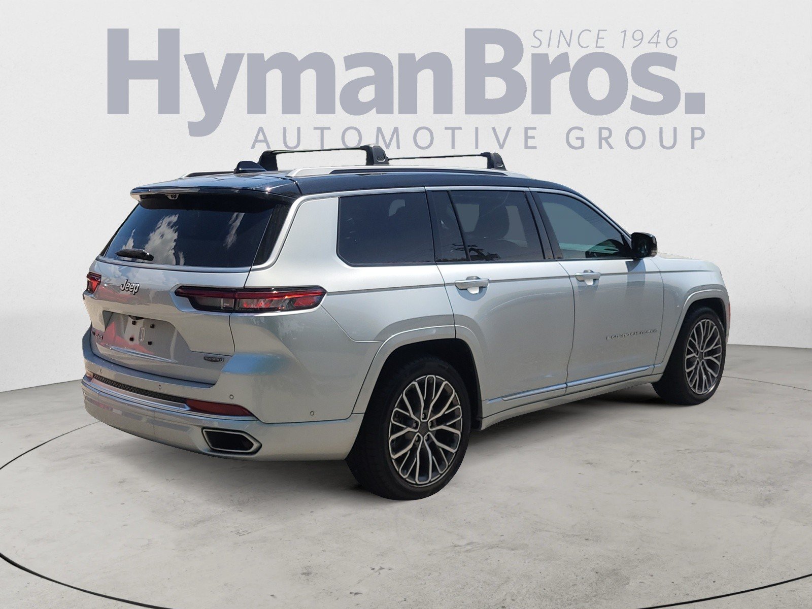 Used 2022 Jeep Grand Cherokee L Summit AWD/4WD image 3