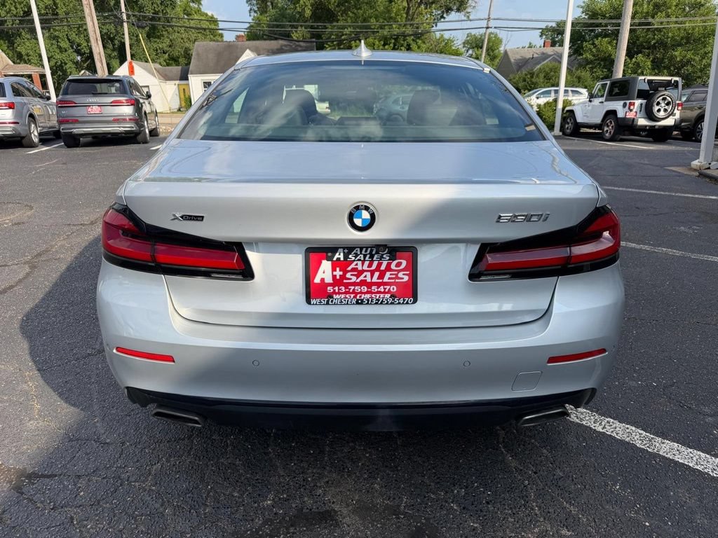 Used 2021 BMW 530i xDrive w/ Premium Package AWD/4WD image 8