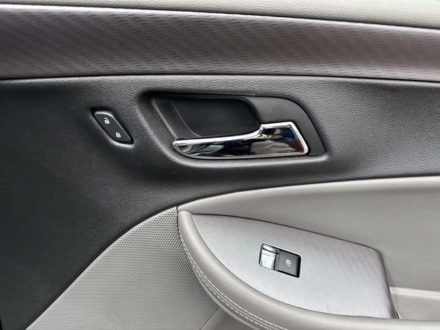 Used 2015 Chevrolet Impala LS w/ LS Convenience Package image 18