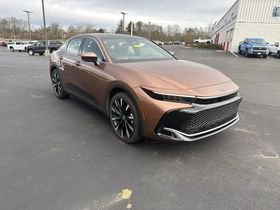 Used 2025 Toyota Crown Platinum image 4