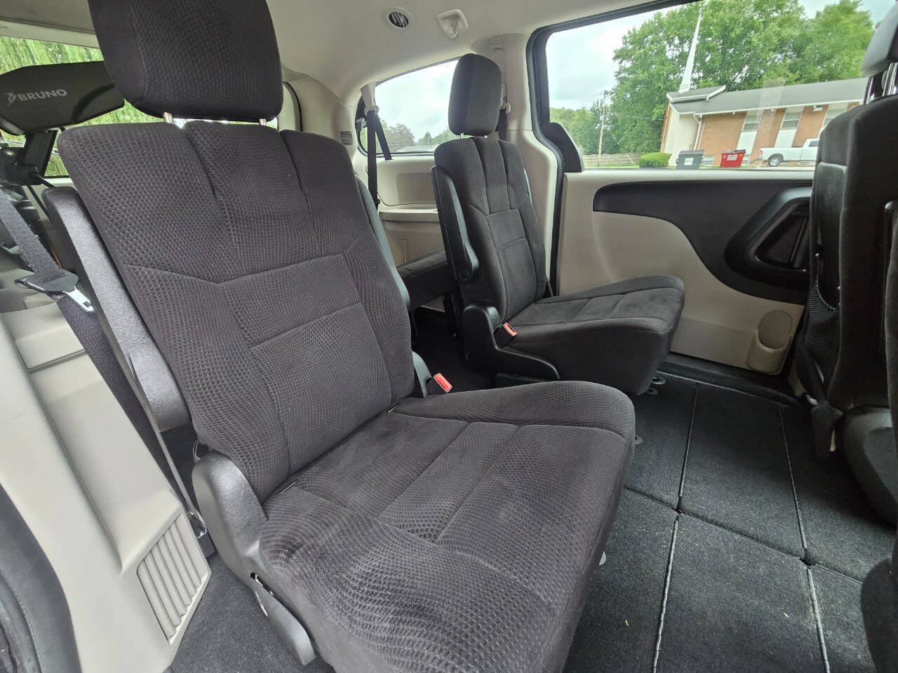 Used 2013 Dodge Grand Caravan SE FWD image 28