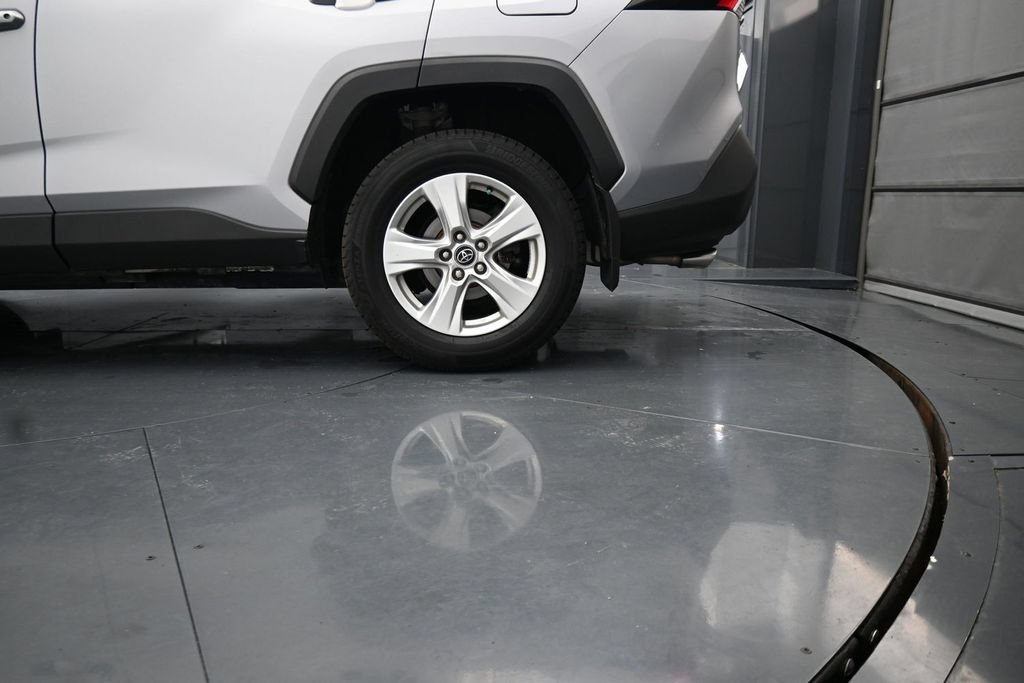 Used 2021 Toyota RAV4 XLE AWD/4WD image 14