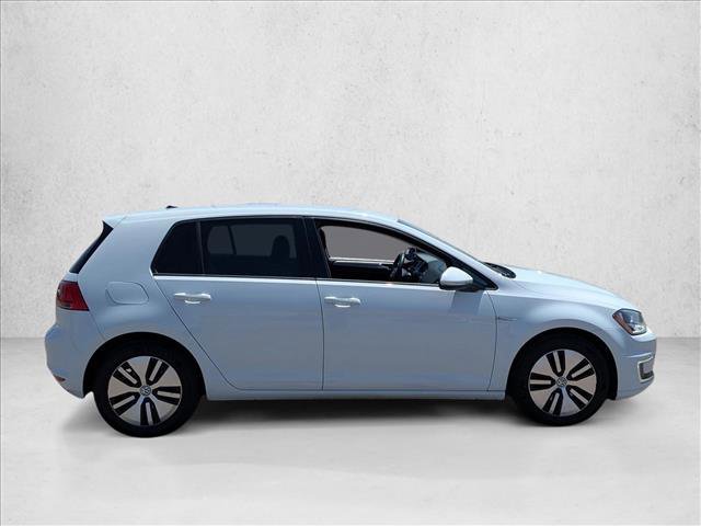 Used 2016 Volkswagen e-Golf SE FWD image 4