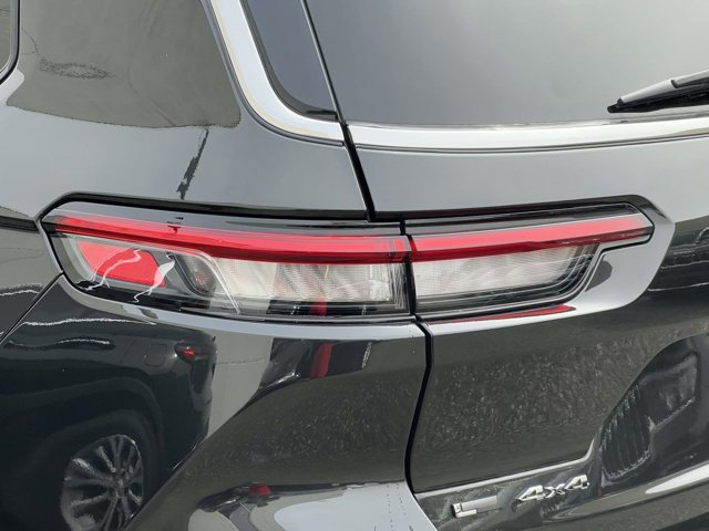 Used 2022 Jeep Grand Cherokee L Limited image 7